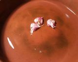 Foto del paso 6 de la receta: Salsa casera de tomates, hecha en cazuela de barro