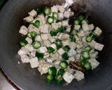 Foto langkah ke 3 dari resep Oseng Mercon K2(kacang kikil).