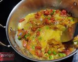 साधी सोपी अंडा भुर्जी (Anda Bhurji Recipe In Marathi) रेसिपी स्टेप 5 फोटो 