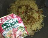 Foto langkah ke 10 dari resep Mie Goreng Kerang Ijo.