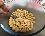 A picture of step 1 of Chickpeas and vegetables sandwich.