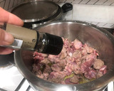 Foto del paso 1 de la receta: Ternera estofada con patatas al estilo de mi madre