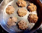 Foto del paso 3 de la receta: Galletas de avena y miel sin harina de trigo y sin azúcar refinada