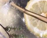 A picture of step 2 of Honey, lemon & thyme Gin & Tonic Cocktail.