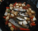 Foto langkah ke 4 dari resep Ikan pindang masak sarden.