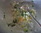Foto langkah ke 3 dari resep Roti goreng simple isi sosis dan telur.