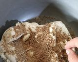 Foto langkah ke 5 dari resep Kue Akar Kelapa Wijen.