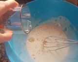 Foto del paso 3 de la receta: Bizcochuelo multifruta con yogurt