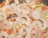 Foto langkah ke 2 dari resep Spaghetti Shrimp Garlic Butter.