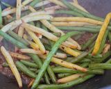 Une image de l'étape 3 de Foie de Porc Poêlée au Beurre Salé & Haricots Verts, Haricots Beurre.