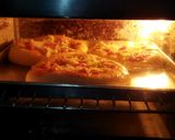 Foto langkah ke 4 dari resep Pizza Rumahan.