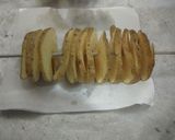 A picture of step 3 of Potato tornado chaat.