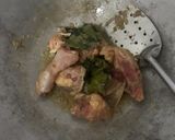 Foto langkah ke 2 dari resep Ayam masak kemangi.