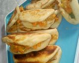 A picture of step 3 of Folded pitas.
