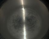 A picture of step 1 of Baked cake using steam in hot water.