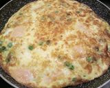 A picture of step 3 of Smoked salmon, pea and feta frittata.