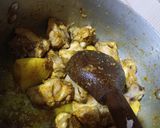 A picture of step 1 of Chicken potato salan.