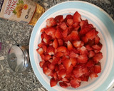 Foto del paso 1 de la receta: Como macerar las fresas 🍓