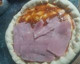 Foto del paso 5 de la receta: Pizza de Jamón y morrones rellena a los 4 quesos!
