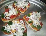 हार्ट शेप पिज़्ज़ा होम मेड बेस से(Heart shape pizza home made base se recipe in Hindi) रेसिपी चरण 7 फोटो