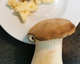 Foto del paso 2 de la receta: Langostinos y setas Eryngii al ajillo