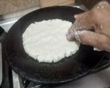 मोटा रोटी चावल आटे की ( mota roti chawal aate ki recipe in Hindi रेसिपी चरण 3 फोटो