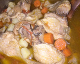 Foto del paso 2 de la receta: Muslos de pollo guisados a lo rápido