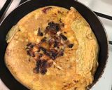 Foto del paso 5 de la receta: Omelette de queso de almendras, jamón de pavo, champiñones y hogao 🍅 en 15 minutos