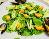 A picture of step 4 of Warm watercress and mussel salad.