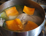 Foto del paso 2 de la receta: Caldo de gallina casero para congelar