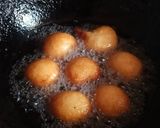 A picture of step 5 of Dahi Wada.