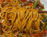 A picture of step 9 of Stir-Fried Noodles with Beef.