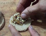 A picture of step 4 of Bread pocket bonda.