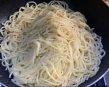 A picture of step 3 of Aglio e Olio Spaghetti.