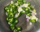 Foto langkah ke 3 dari resep Oseng jantung lombok ijo.