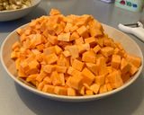 Foto del paso 1 de la receta Berenjenas rellenas de batata, zanahoria y queso
