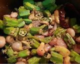 A picture of step 2 of One pot Okra Curry.