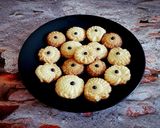 A picture of step 6 of Flower-Butter Cookies.