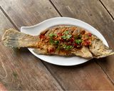 Foto langkah ke 3 dari resep Ikan Goreng Crispy Saus Thailand (Pla Rad Prik).