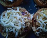 A picture of step 3 of Kachhi Dabeli 😋.