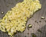 รูปขั้นตอนการทำที่ 3 ของ หน่อไม้ฝรั่งผัดกุ้ง