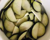 รูปขั้นตอนการทำที่ 1 ของ มะเขือม่วงผัดไข่