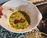 Foto del paso 12 de la receta Tortilla de brócoli con sobre mesa de tomate