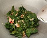 Foto langkah ke 4 dari resep Tumis Pucuk Labu & Udang.