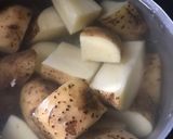 Foto del paso 2 de la receta: Papas crocantes tipo papas rotas. Veganas 4 ingredientes