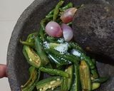 Foto langkah ke 2 dari resep Telur Lado Mudo / Cabe Ijo.