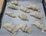 Foto del passaggio 5 della ricetta Cornetti salati