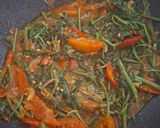 Foto langkah ke 5 dari resep Tumis Kangkung Pedas Terasi.