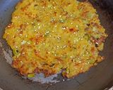 A picture of step 5 of Leftover Poha chilla With Fresh Veggies.