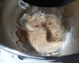 Foto del paso 3 de la receta: Muffins de plátano y nuez, con una cobertura de dulce de leche